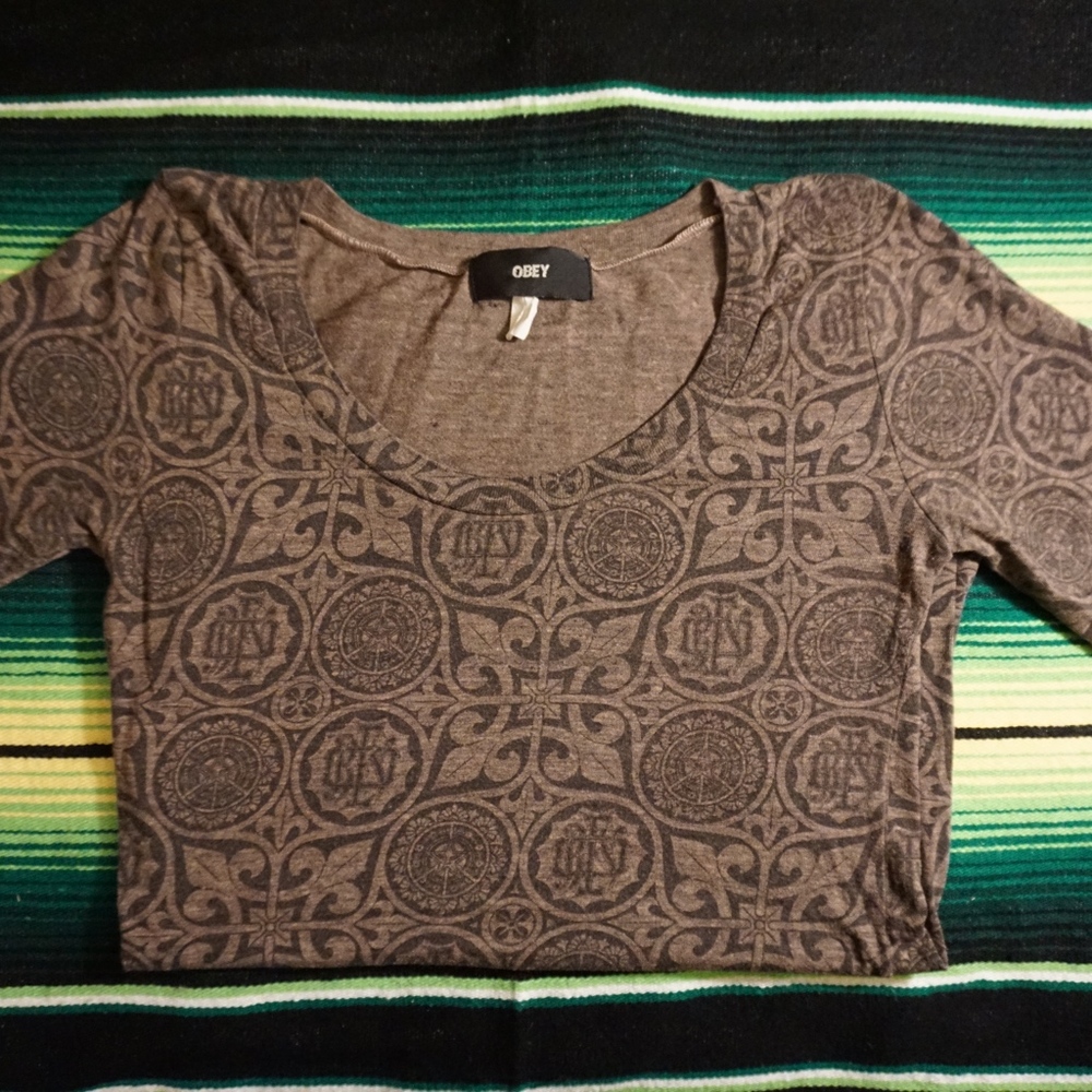 Obey Top - Picture 2 of 2
